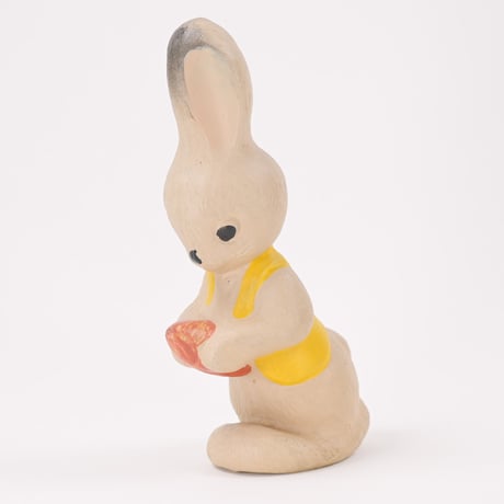 ソビエト　年代不明　にんじんを持った黒耳うさぎ　ソフビ　人形　高さ19cm