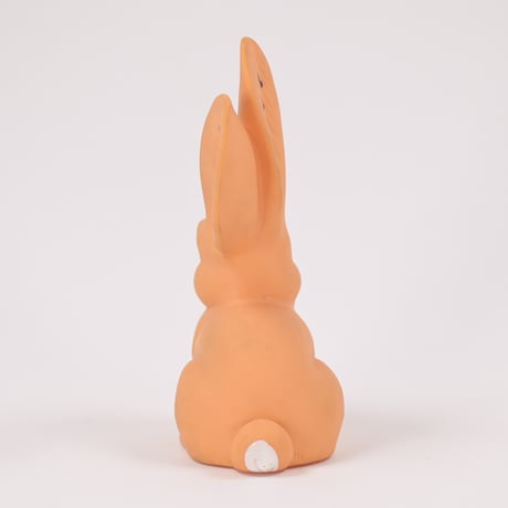 ソビエト　年代不明　うすだいだい色のうさぎ２　ソフビ　人形　高さ13.5cm