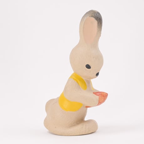 ソビエト　年代不明　にんじんを持った黒耳うさぎ　ソフビ　人形　高さ19cm