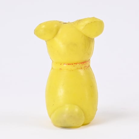 ソビエト　年代不明　赤い首輪の黄色い子犬　犬　プラスチック　人形　高さ8cm