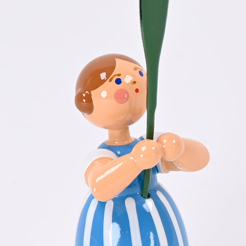 ドイツ ザイフェン エルツ地方 お花を持つ人形 木製 1026 Ringelblume