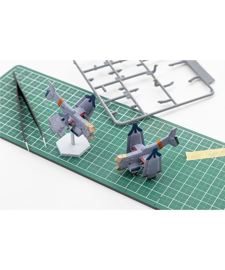 【予約】【送料無料】SYUTO Tiny Scale 1/350 『ヱヴァンゲリヲン新劇場版』 近接航空支援用垂直離着陸対地攻撃機 YAGR-3B　組み立て式プラキット　[StudioSYUTO]