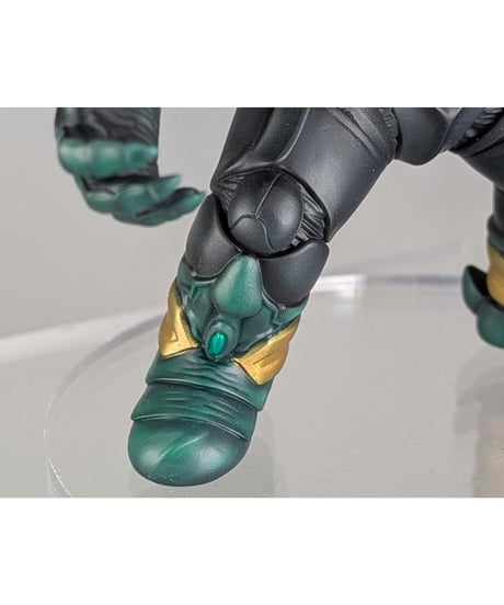 【予約】【特撮メタルボーイヒーローズ】仮面ライダーギルス　組立て式レジン製ガレージキット　［メタルボックス］