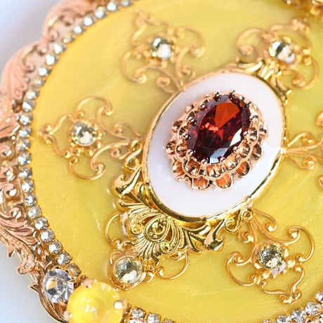 Royal Jewel Compact