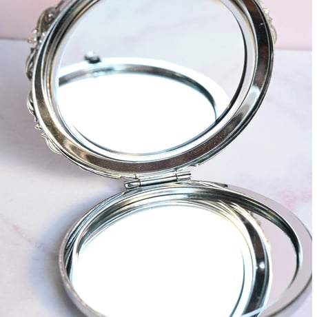 Royal Jewel Compact