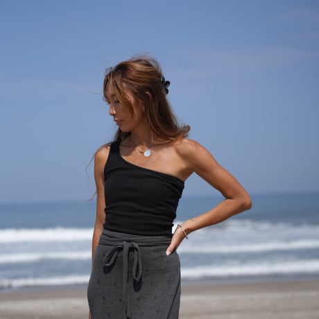 【Jane】Pad in one shoulder tops