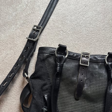 2000s Kmrii leather zip shoulder bag