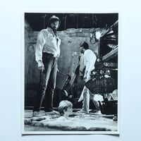 ジョン・ダイクストラ( John Dykstra) ヴィンテージプレスフォト / シャーリー・マクレーン「アウト・オン・ア・リム（Out on a Limb）」撮影風景(1986)