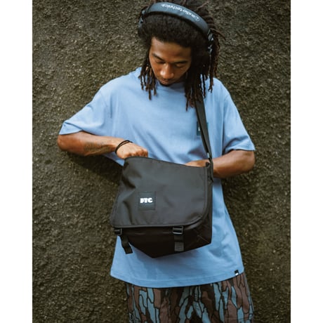 FTC MESSENGER BAG Black