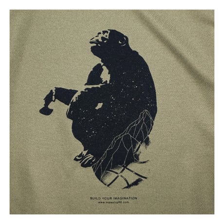 MEWSHIP Tシャツ　Night mountain ”EN" S/S PL <Olive×Black>