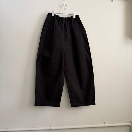 ゴーシュ　オーガニックダック　ワイドパンツ　　ブラック