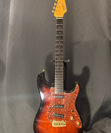 Moon CST-215LF Suhr V70搭載！！