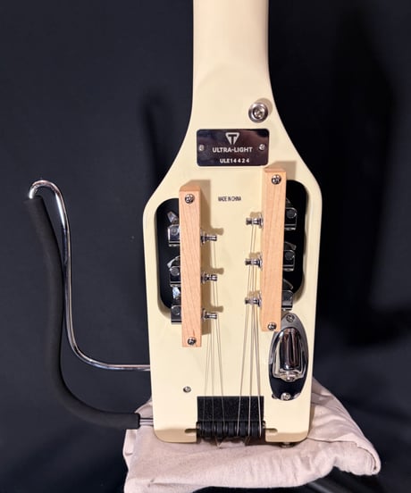TRAVELER GUITAR　 Ultra-Light Electric