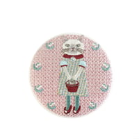 26-9481　刺繡マグネット　すずらんさん柄