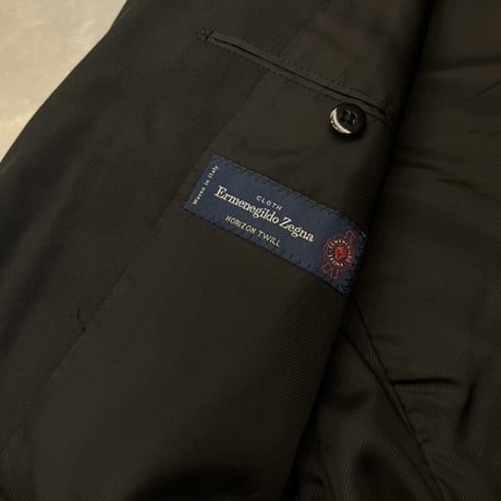 M105｜TOMORROWLAND PILGRIM✕Zegna 2Bブラック3ピーススーツ(46) 定価152,000円 トゥモローランド
