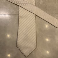 N62｜桂由美  ホワイトシルバーレジメンタイ
