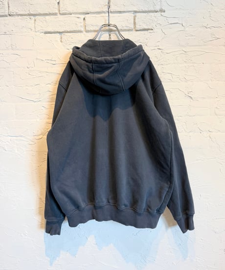 carhartt 企業ロゴ入りのジップアップパーカー