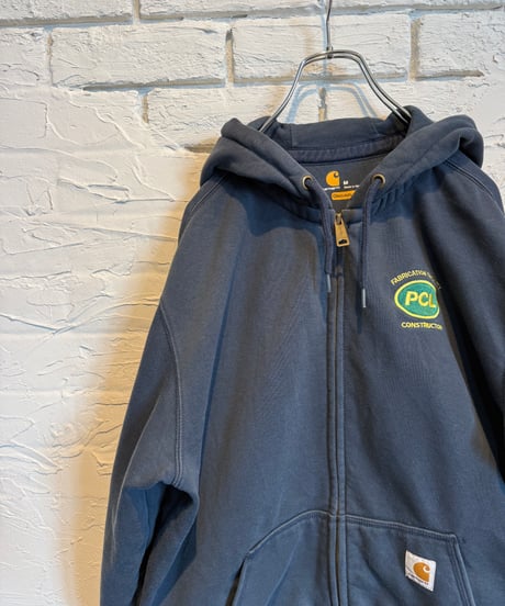 carhartt 企業ロゴ入りのジップアップパーカー