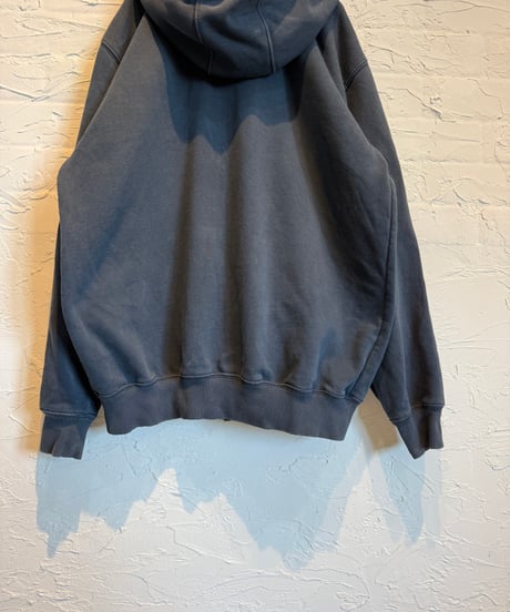carhartt 企業ロゴ入りのジップアップパーカー
