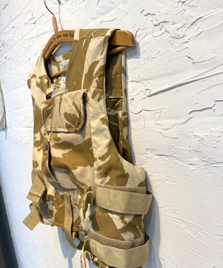 イギリス軍の砂漠用迷彩（デザートDPMカモ）のボディアーマーカバー