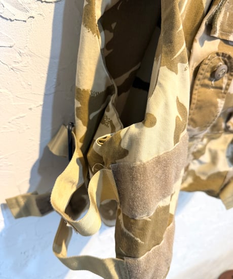 イギリス軍の砂漠用迷彩（デザートDPMカモ）のボディアーマーカバー