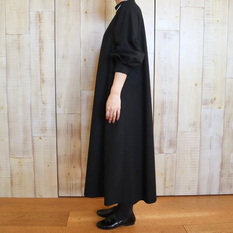 utilite スタンドカラーワンピース