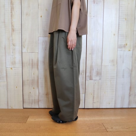 universal tissu コットンリネンタックパンツ