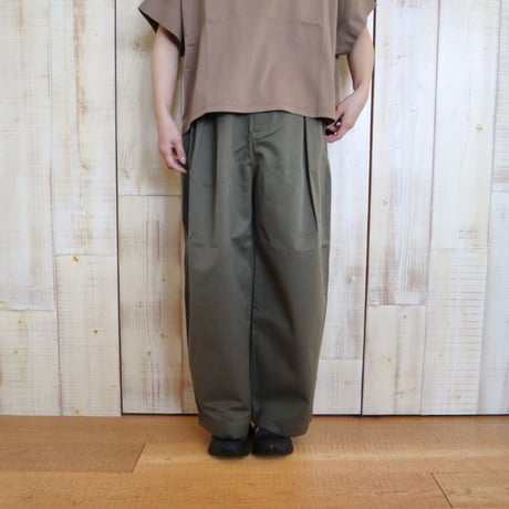 universal tissu コットンリネンタックパンツ