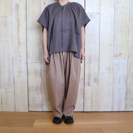 universal tissu フレンチリネン比翼開きシャーリングワイドブラウス