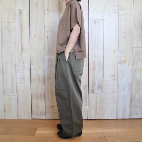universal tissu モックネックTシャツ