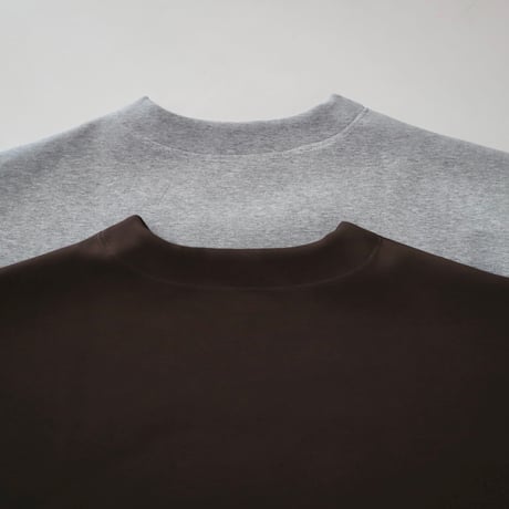 TRAVAIL MANUEL コットンダンボールプルオーバー