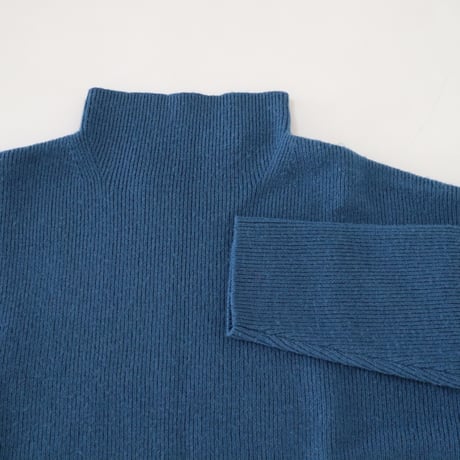 universal tissu ボトルネックプルオーバーニット