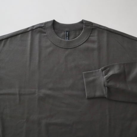 TRAVAIL MANUEL ミディ天竺バックラウンド長袖Tシャツ