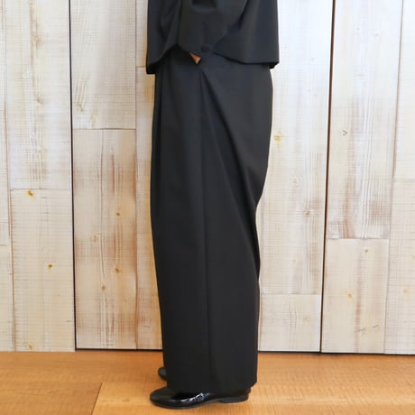 utilite タックワイドパンツ
