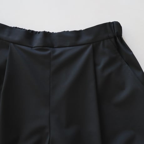 utilite タックワイドパンツ