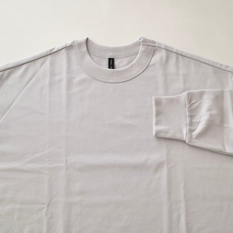TRAVAIL MANUEL ミディ天竺バックラウンド長袖Tシャツ