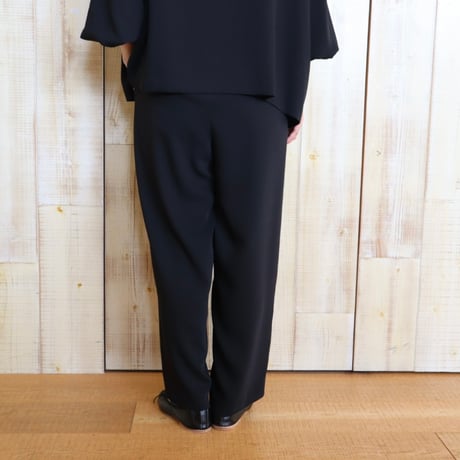 utilite 2タックパンツ