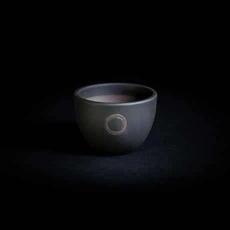 QUTOTEN. 円 -MADOKA- 黒釉