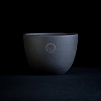QUTOTEN. 円 -MADOKA- 黒釉