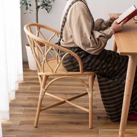 ラタン素材の軽量チェア「Rattanme(ラタンム)」