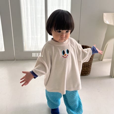 hei/16. Peekaboo T-shirt XS-XL