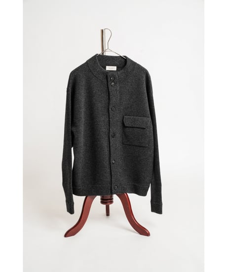 The CLASIK CREW NECK CARDIGAN