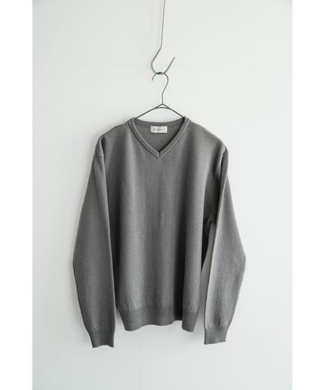 ENCOMING KNITTED V NECK JUMPER