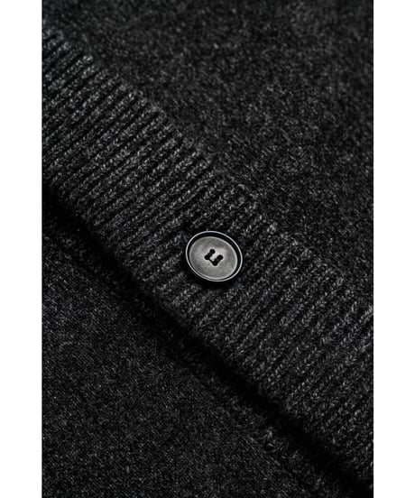 The CLASIK CREW NECK CARDIGAN