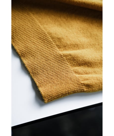 ENCOMING KNITTED V NECK JUMPER