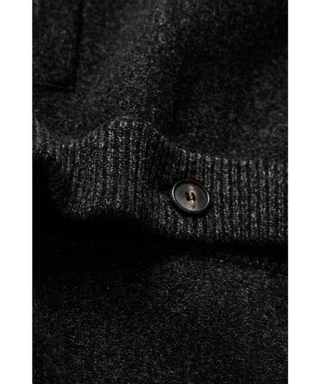 The CLASIK CREW NECK CARDIGAN