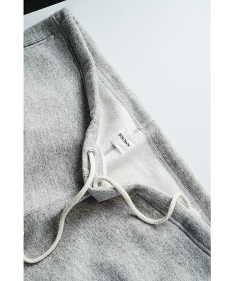 BISOWN LOOSE SWEAT PANTS