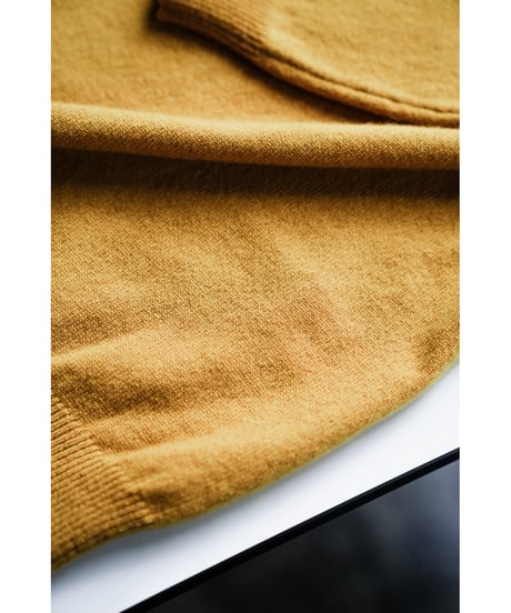 ENCOMING KNITTED V NECK JUMPER