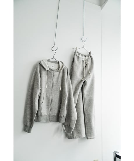 BISOWN LOOSE SWEAT PANTS