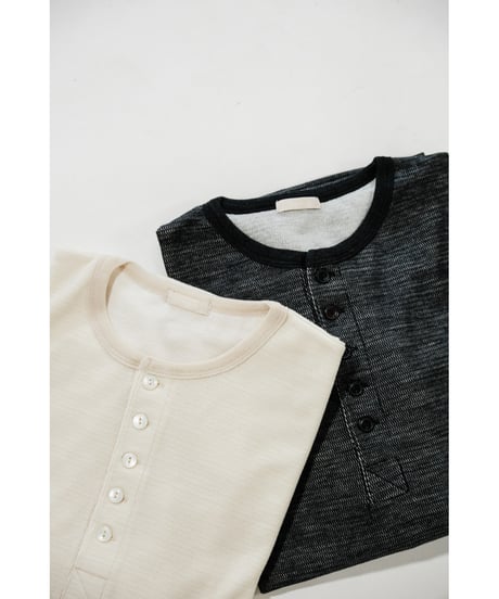 ULTERIOR W/C HONEYCOMB HENLEY - NECK TOP